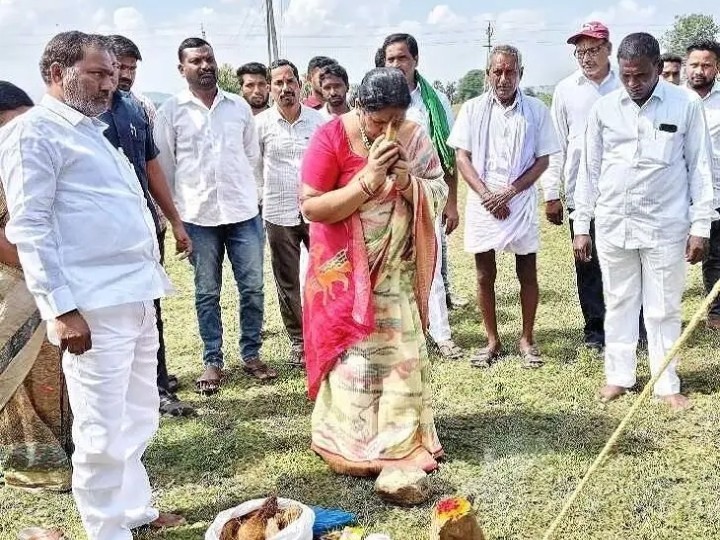పెరక సంఘ భవనానికి ఎమ్మెల్యే భూమి పూజ