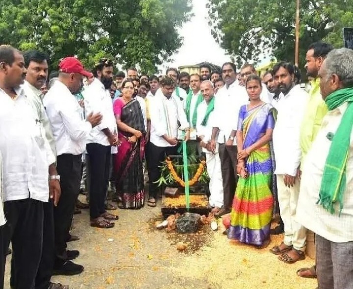 ‘ప్రభుత్వ కొనుగోలు కేంద్రాలకే ధాన్యాన్ని తరలించాలి’