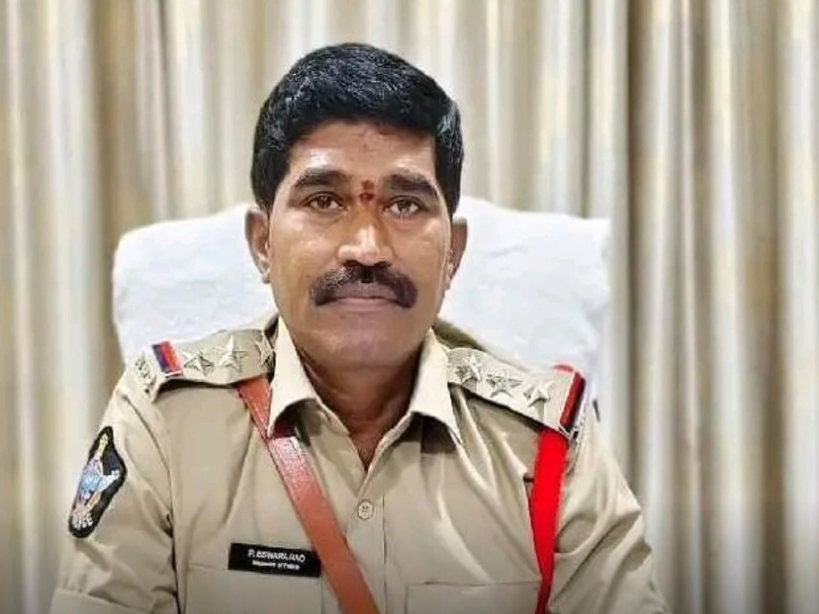 నదిలోకి దూకి వివాహిత ఆత్మహత్యాయత్నం
