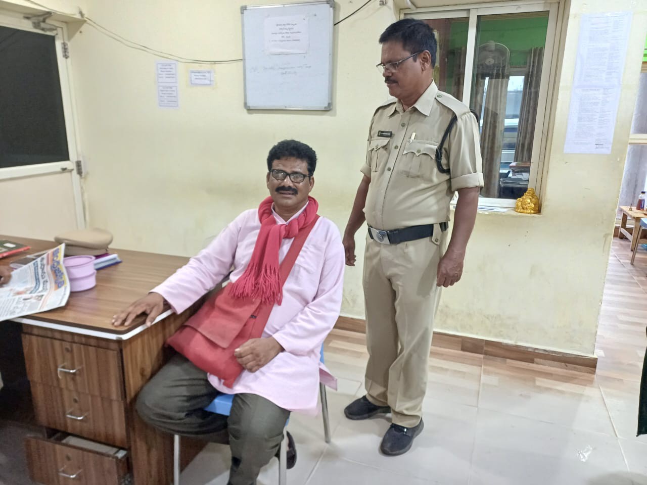 పోలీసుల అదుపులో జిల్లా సీపీఎం కార్యదర్శి