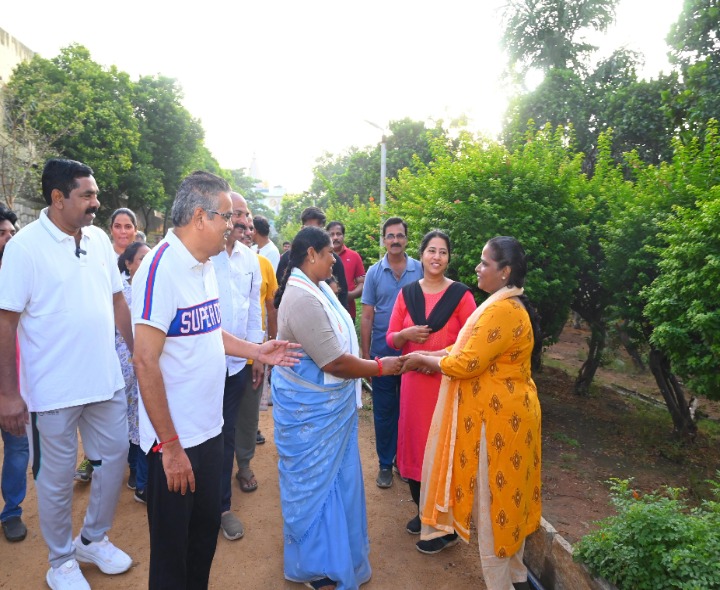 కాంగ్రెస్ అభ్యర్థి గెలుపుపై మంత్రి ప్రచారం