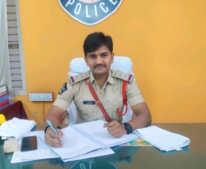 ఆదోనిలో వైఎస్సార్సీపీ టీడీపీ వర్గాల మధ్య ఘర్షణ