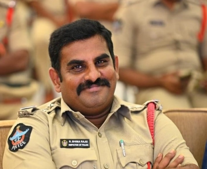 మేమున్నాం అంటూ భరోసా కల్పిస్తున్న సీఐ