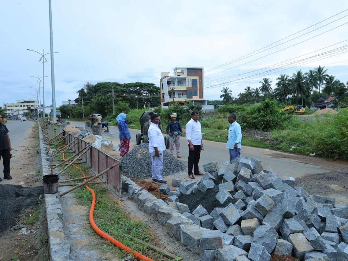 పనుల్లో నిర్లక్ష్యం వహిస్తే సహించేది లేదు: ఎమ్మెల్యే జారే