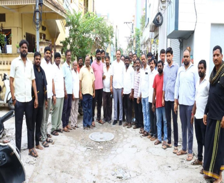 ‘డ్రైనేజీ సమస్యను పరిష్కరించి పనులు ప్రారంభించాలి’