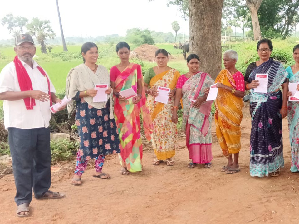 ‘కూలీలకు కనీస వేతనం రూ.800 చెల్లించాలి’