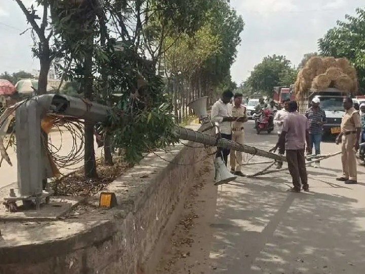 విరిగిన విద్యుత్ స్తంభం