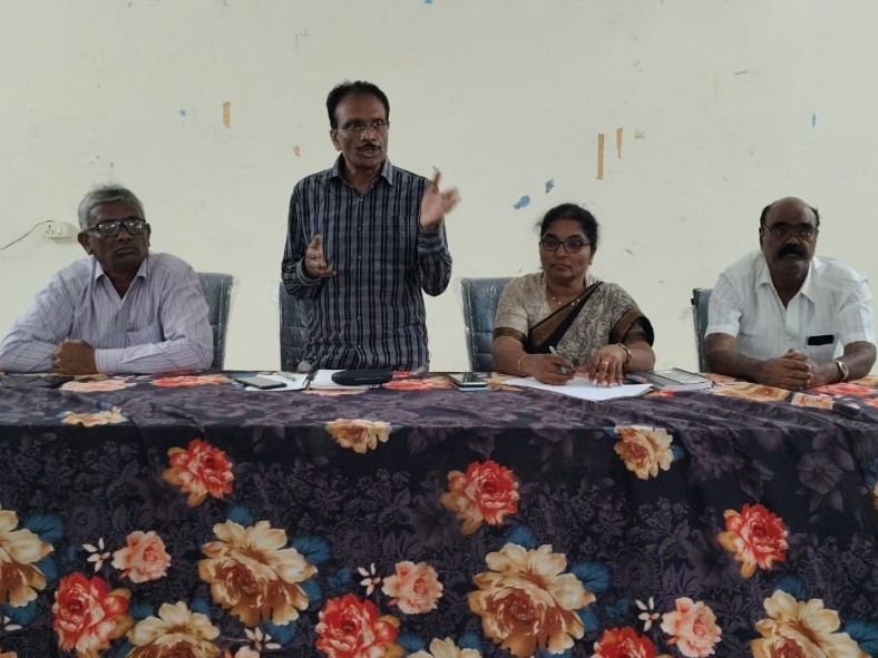 అధికారులతో సమావేశమైన ఎంపీడీవో అబ్దుల్
