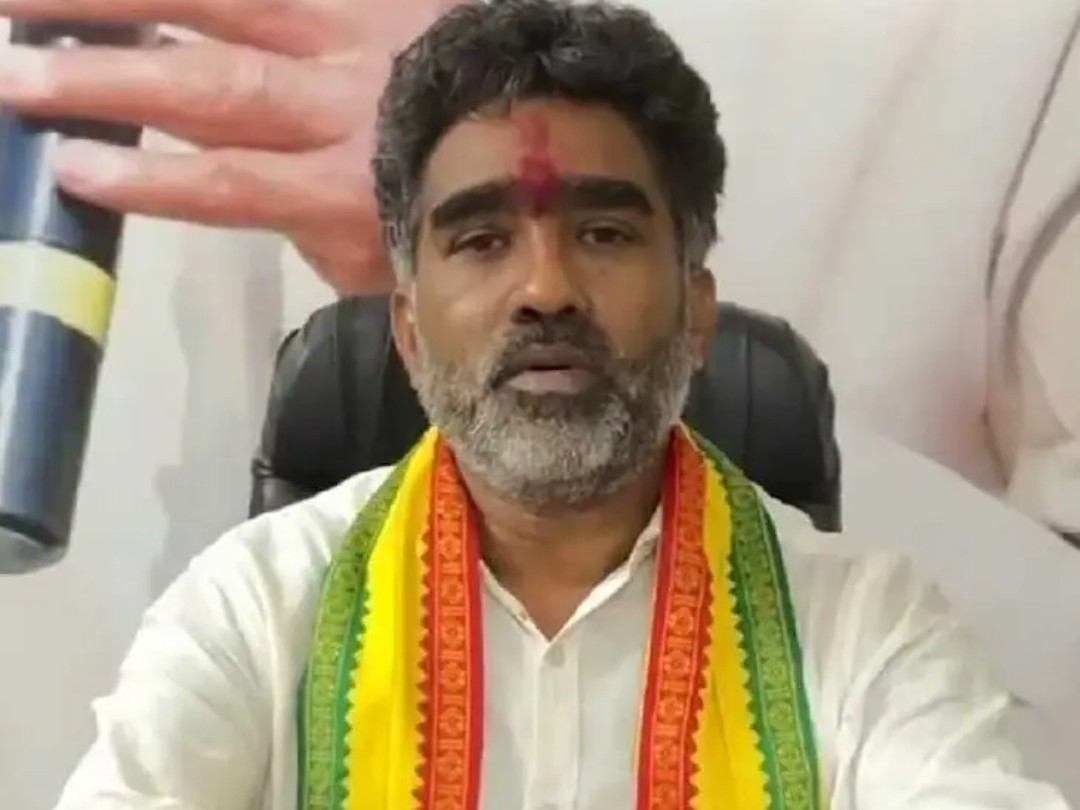 ఎమ్మెల్యే కార్యాలయంలో కంట్రోల్ రూమ్ ఏర్పాటు