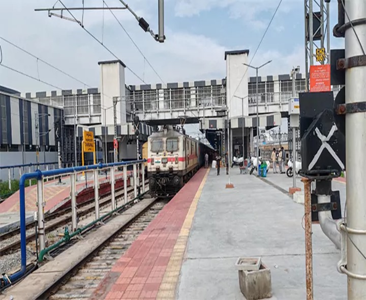 తుఫాన్ ఎఫెక్ట్‌.. 43 రైళ్లు రద్దు