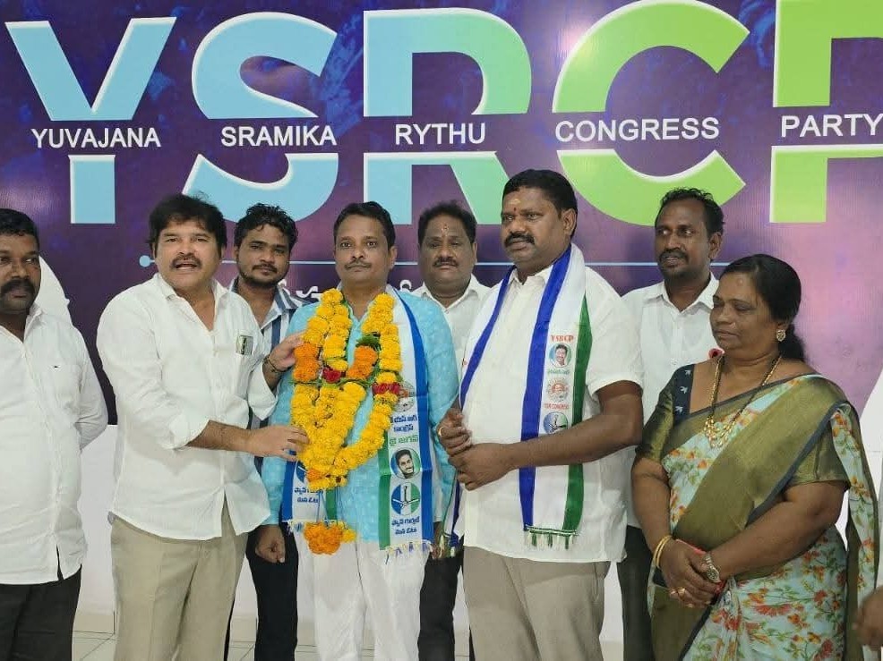 వైసీపీలో చేరిన టీడీపీ నాయకుడు