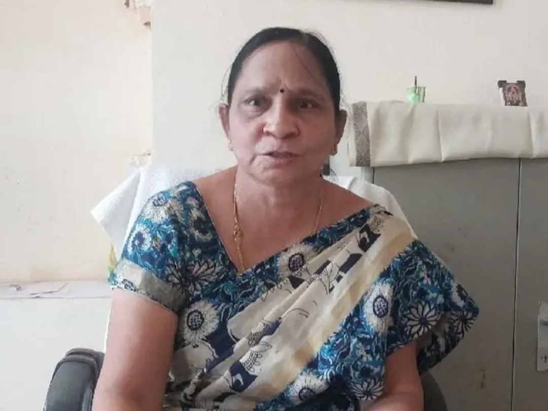 వృద్ధులు బయట తిరగవద్దు : ఎంపీడీవో