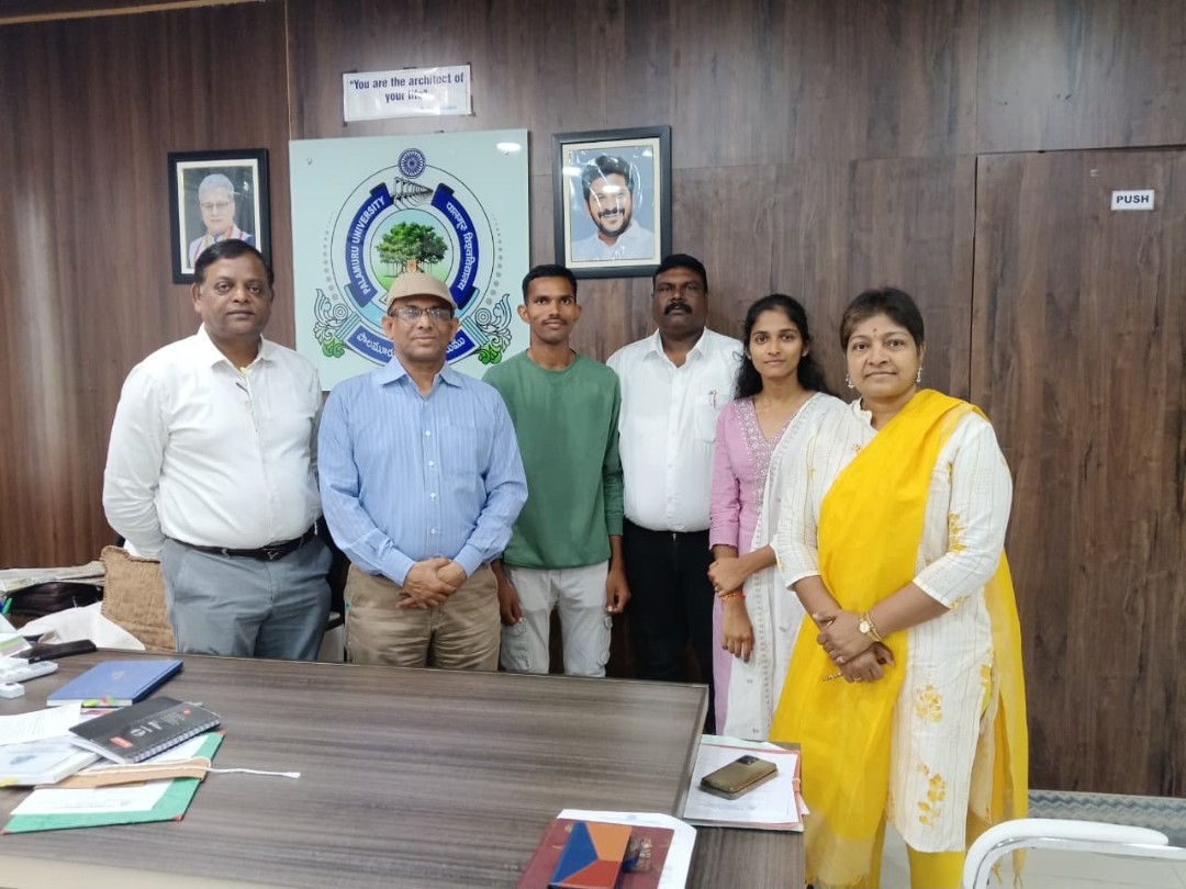 గణతంత్ర దినోత్సవ వేడుకకు పీయూ అధ్యాపకుడు ఎంపిక