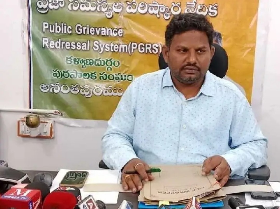 ఆక్రమణలన్నింటినీ తొలగిస్తాం: కమిషనర్