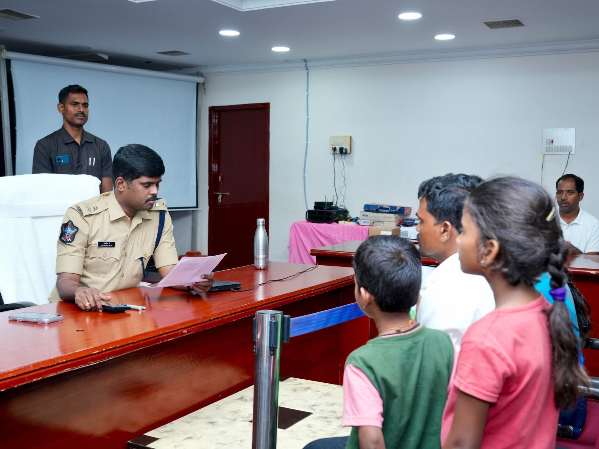 145 ఫిర్యాదులు స్వీకరించిన ఎస్పీ