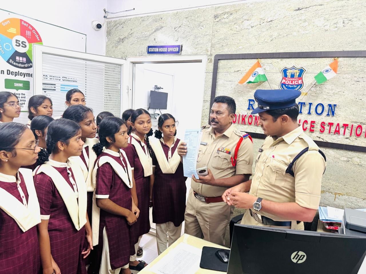 మడికొండ పోలీస్ స్టేషన్‌లో ఓపెన్ హౌస్