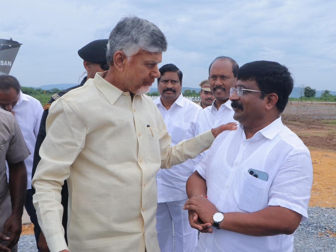 సీఎంను కలిసిన ఎమ్మెల్యే ఉగ్ర నరసింహారెడ్డి