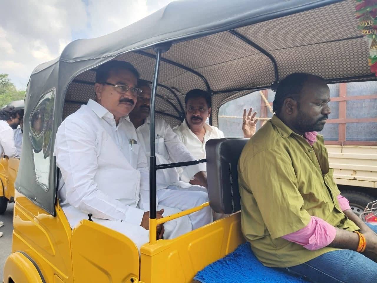 ఆటో కార్మికులకు అండగా బీఆర్ఎస్ పార్టీ: మాజీ ఎమ్మెల్యే