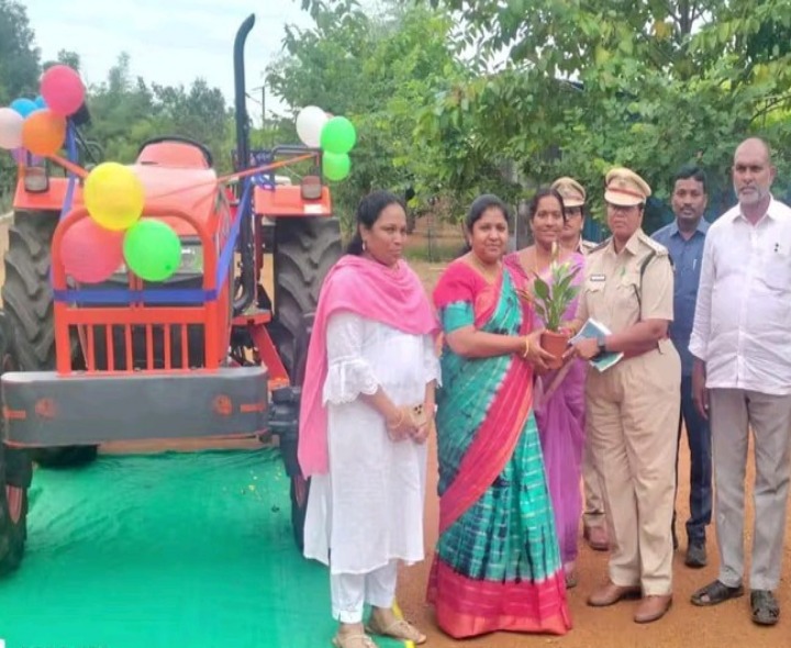 అటవీ శాఖ ట్రాక్టర్‌ను ప్రారంభించిన ఎమ్మెల్యే