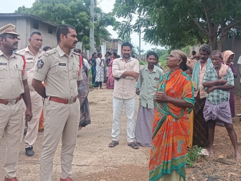 అదేరా పడవద్దు అండగా ఉంటాం: సీఐ