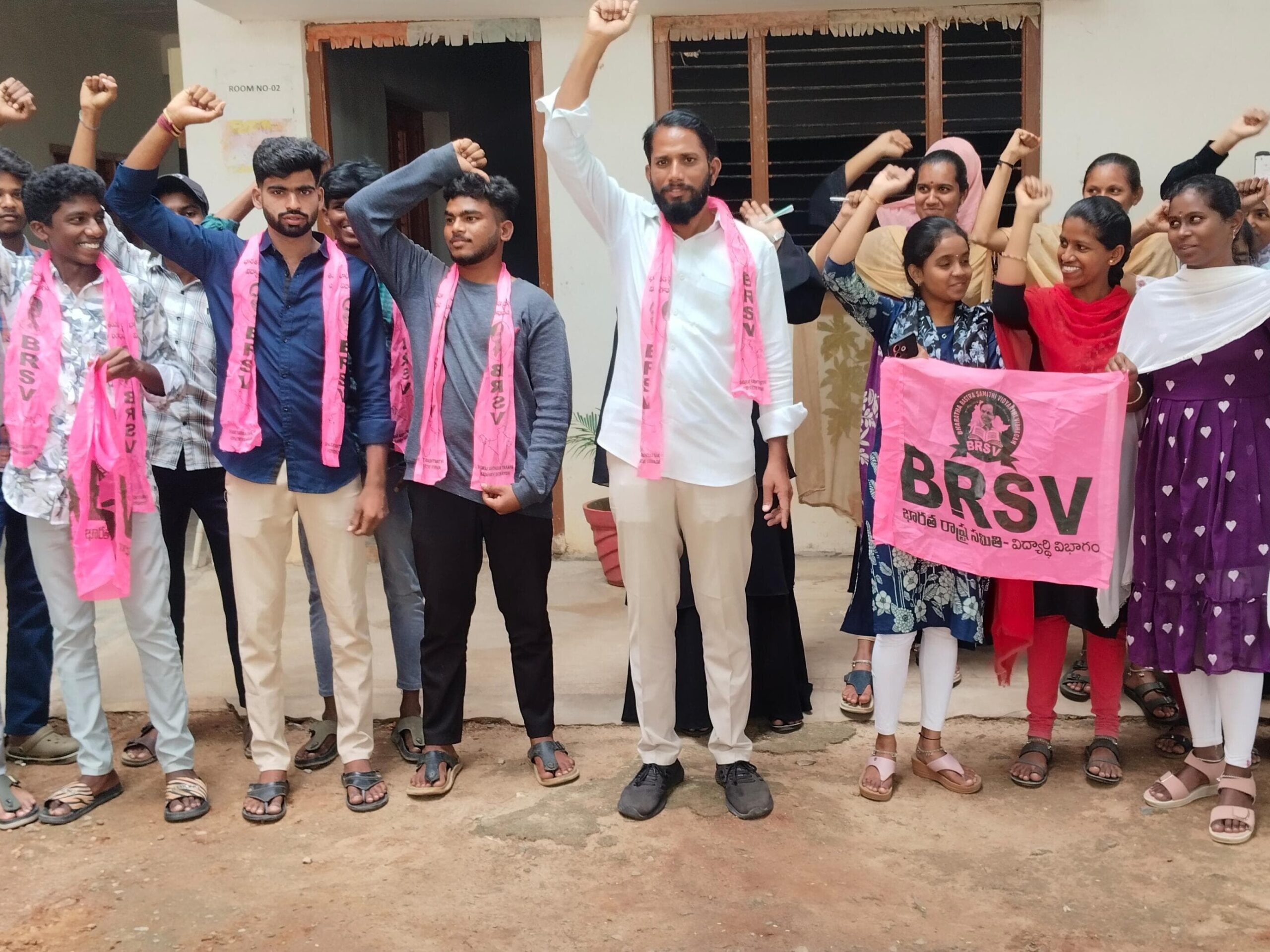 పెండింగ్‌లో ఉన్న స్కాలర్షిప్‌లు విడుదల చేయాలి: BRSV