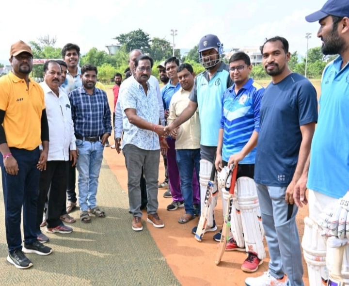 క్రికెట్ పోటీలు ప్రారంభం