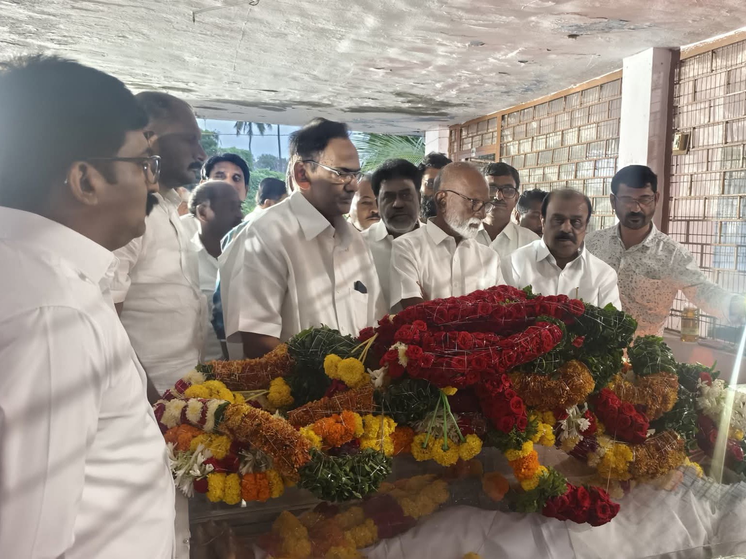 దేశాయి రెడ్డప్ప మృతికి నేతల నివాళి