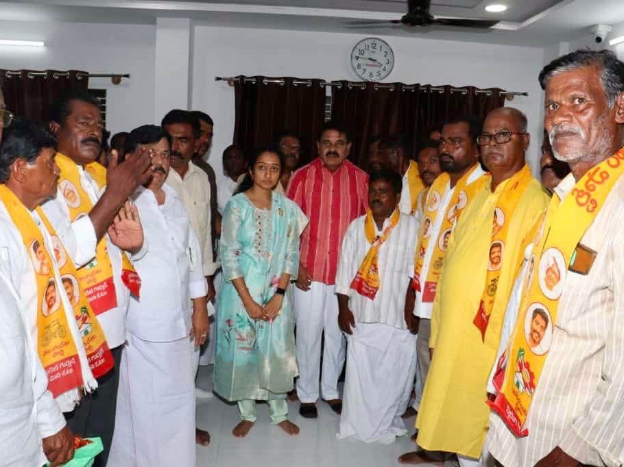 అమడగూరులో వైసీపీకి భారీ ఎదురుదెబ్బ