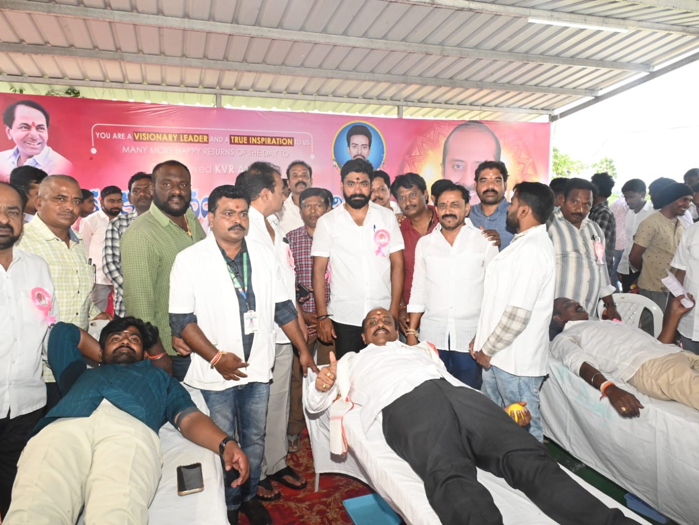 ఘనంగా కల్వకుంట్ల వంశీధర్ రావు  జన్మదిన వేడుకలు