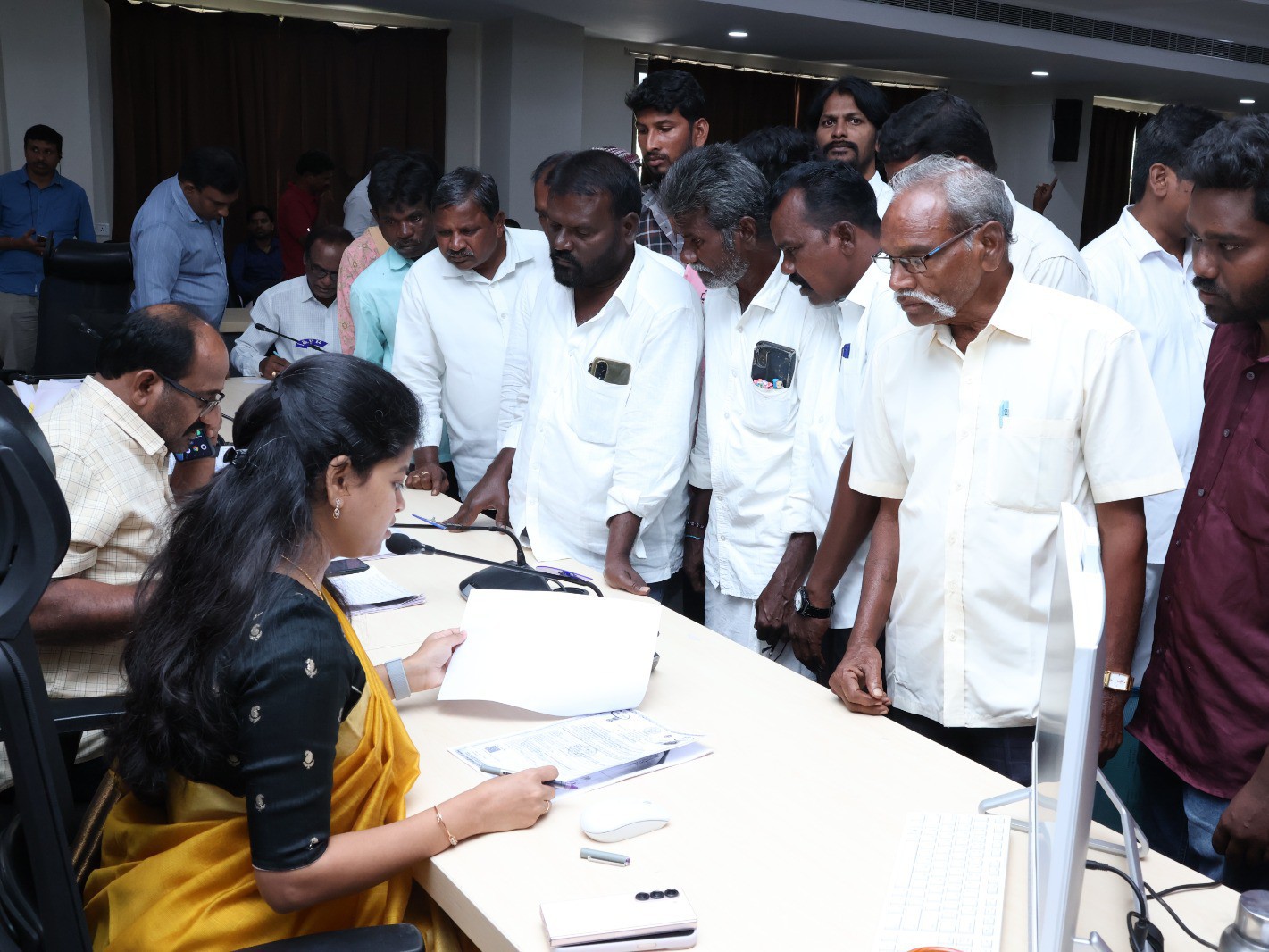 ప్రజావాణి కార్యక్రమంలో 112 దరఖాస్తులు స్వీకరణ