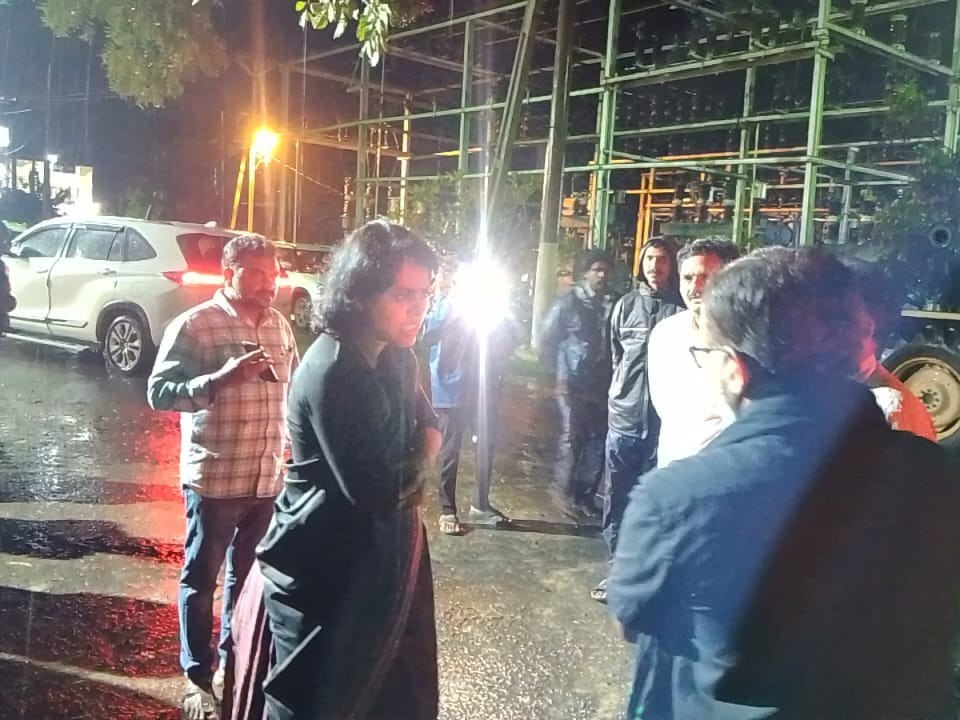 రాజానగరం సబ్‌స్టేషన్‌ను తనిఖీ చేసిన కలెక్టర్