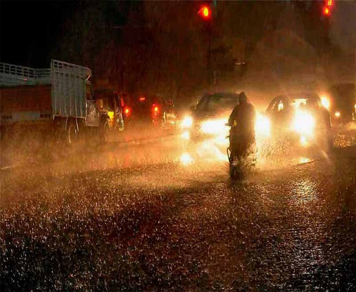 మొంథా ఎఫెక్ట్.. HYDలో మొదలైన వర్షం