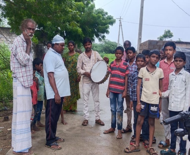 దండోరా ద్వారా తుఫాను‌పై అవగాహన