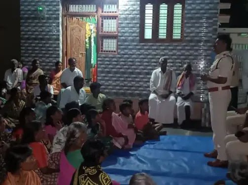 రాసింపల్లిలో పోలీసుల గ్రామ సభ