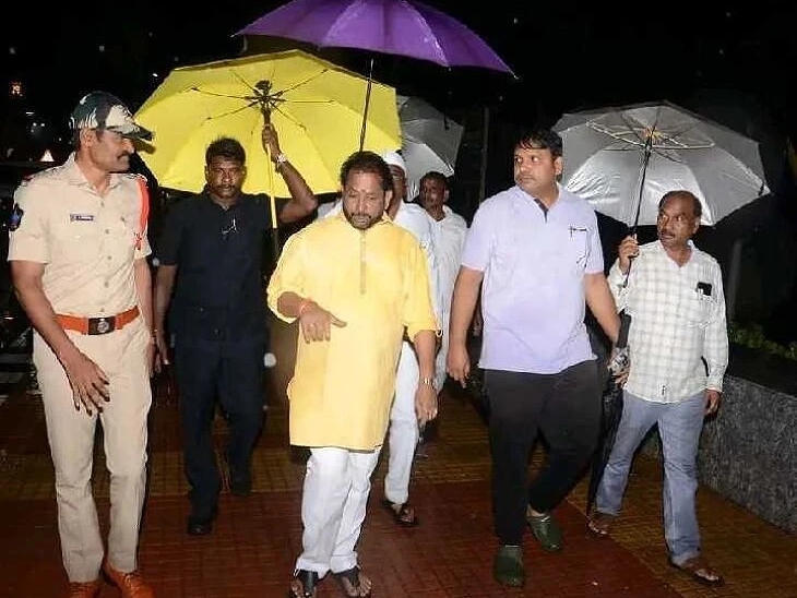 అప్పుఘర్ తీర ప్రాంతాన్ని పరిశీలించిన మేయర్.!