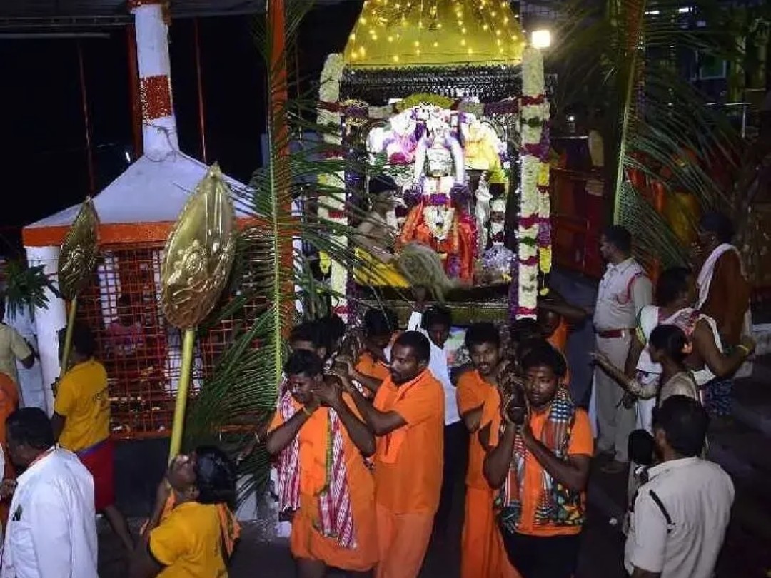 కురుమూర్తి స్వామికి హనుమద్వాహన సేవ