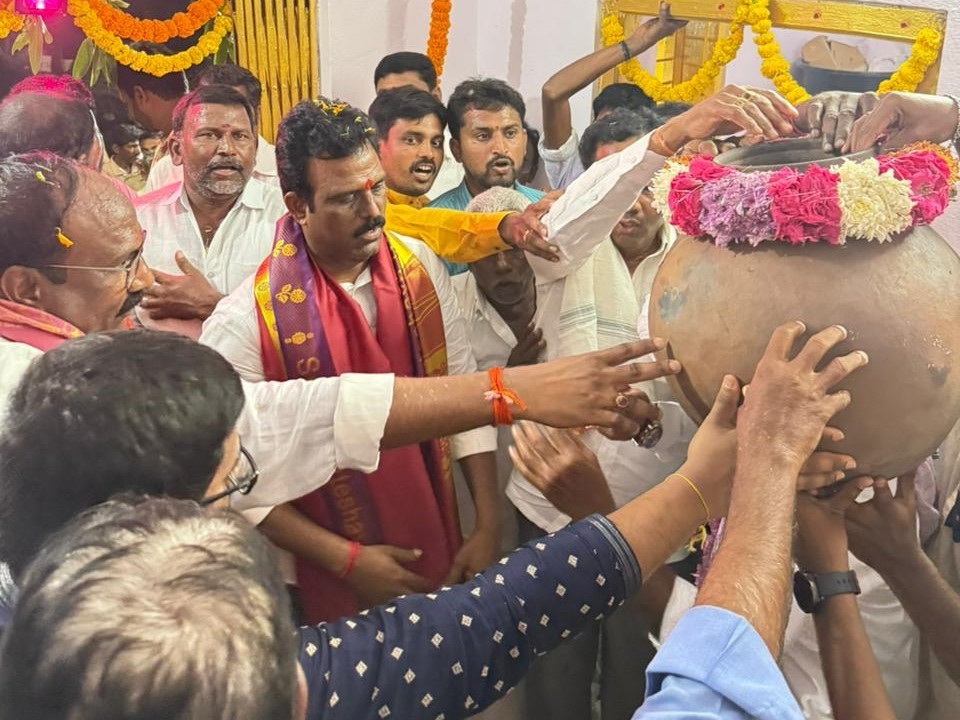 ఘనంగా శ్రీశ్రీశ్రీ కురుమూర్తి స్వామి వారి తలియ కుండ ఊరేగింపు