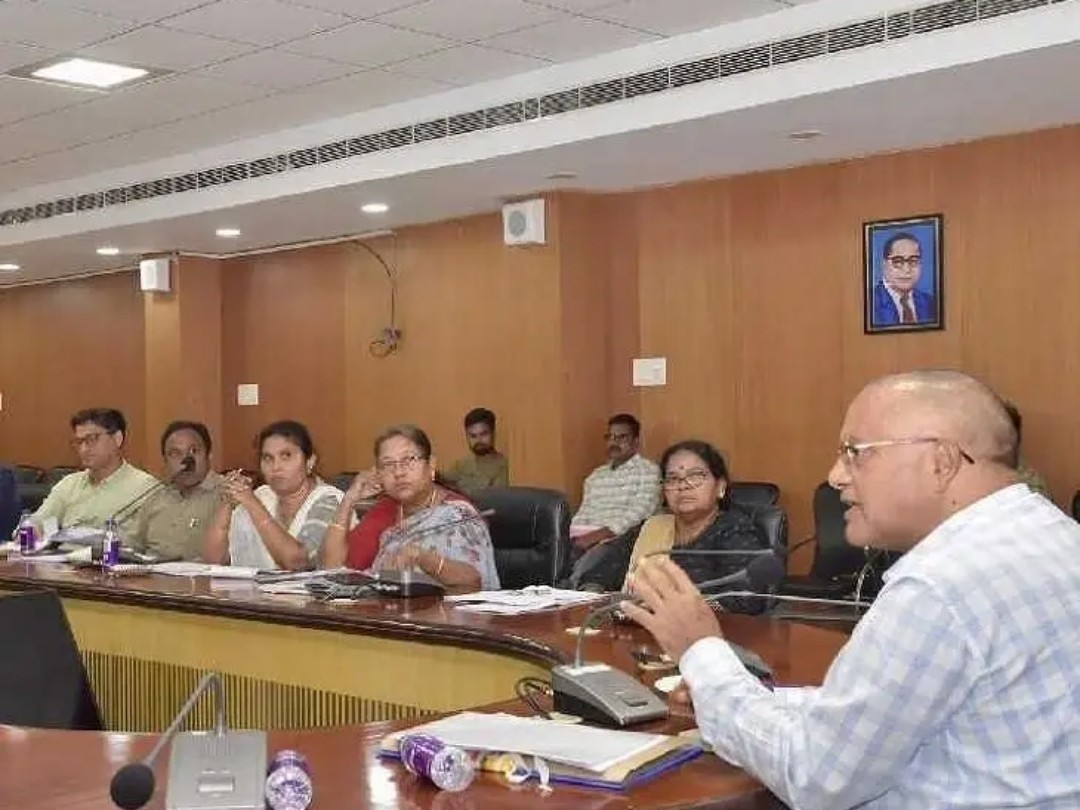 జిల్లాలో 122 కొత్త పోలింగ్ కేంద్రాలు