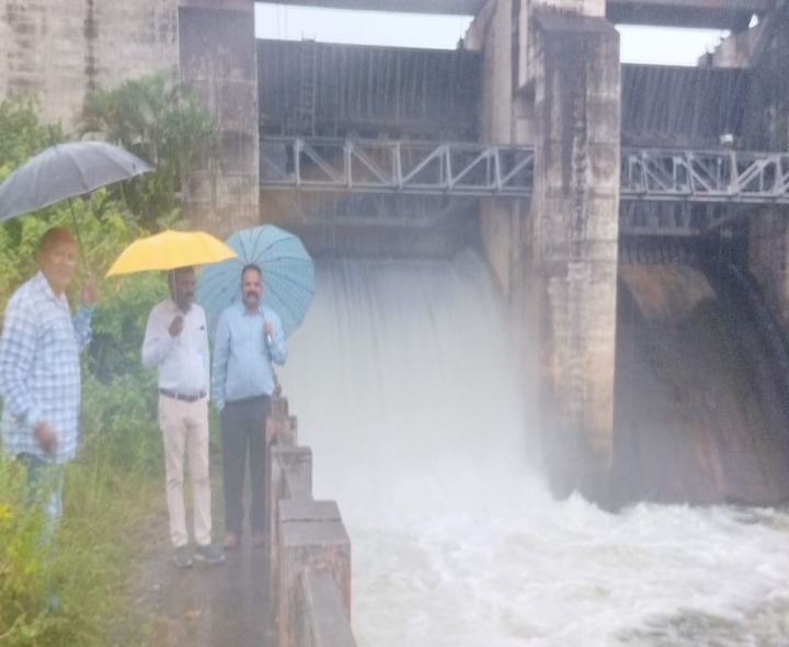 సూరంపాలెం ప్రాజెక్టును పరిశీలించిన అధికారులు