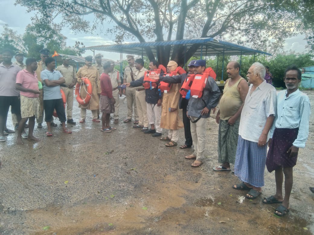 మెరైన్ పోలీసులు ఆధ్వర్యంలో మార్క్ డ్రిల్
