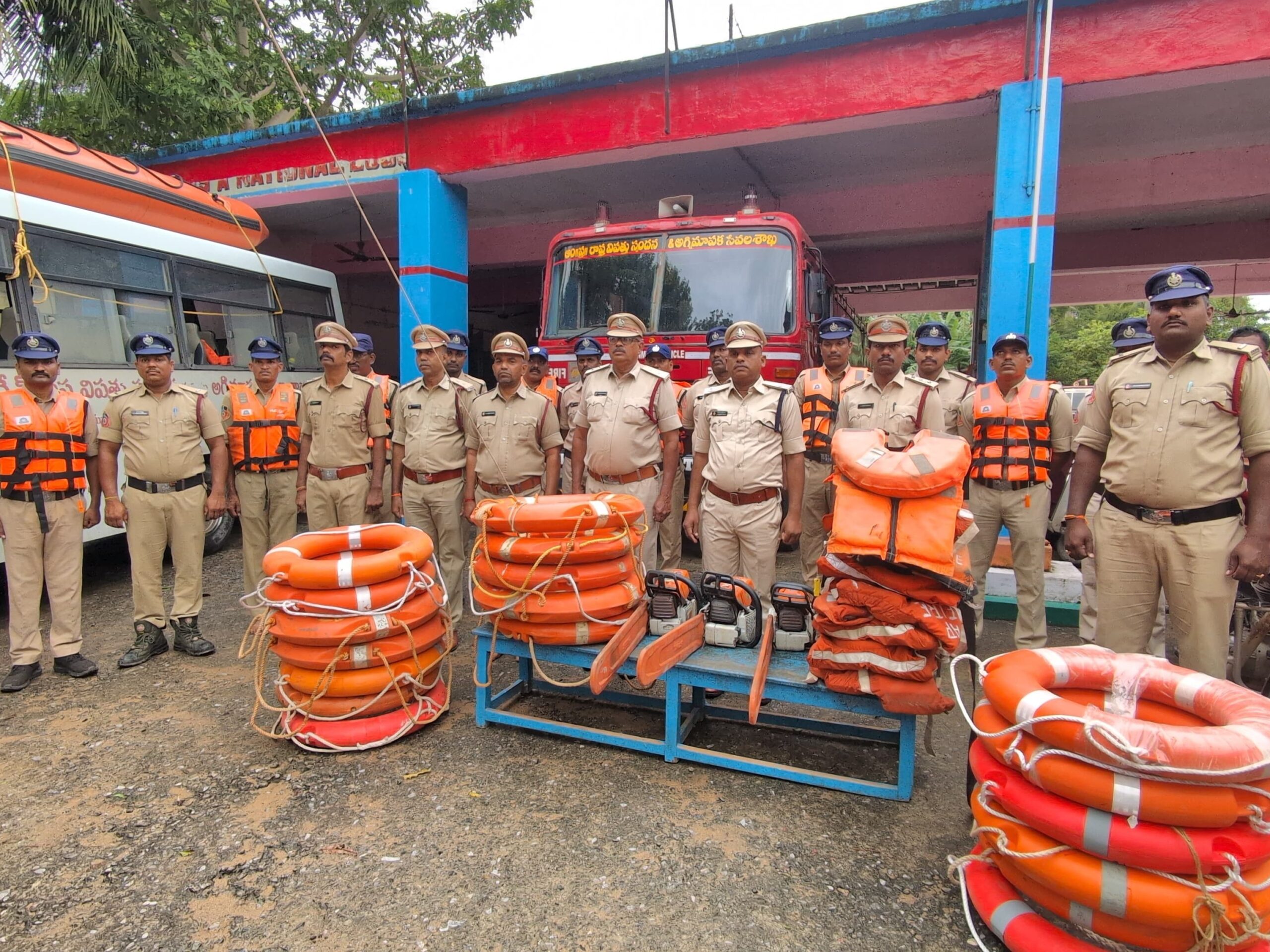 అగ్నిమాపక శాఖ ముందస్తు సన్మానకాలు