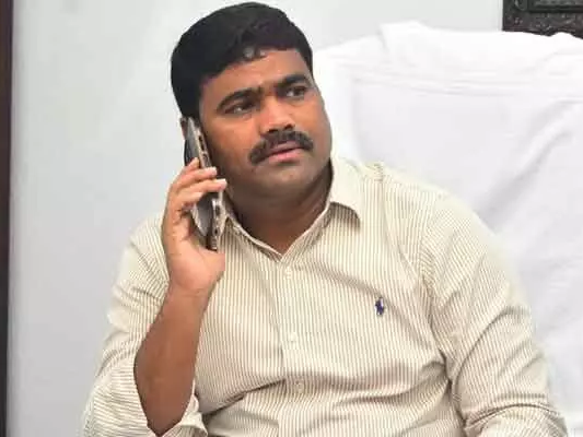ఉపాధ్యాయుల నిర్లక్ష్యంపై ఎమ్మెల్యే ఆగ్రహం