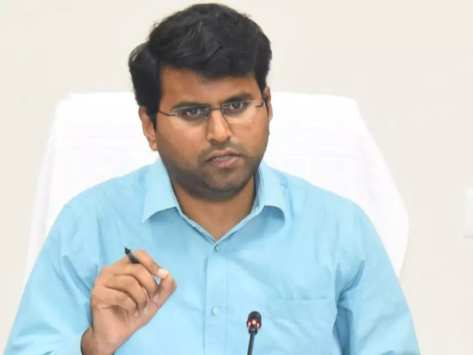 భారీ వర్షాల హెచ్చరిక – రైతులు అప్రమత్తంగా ఉండాలి: కలెక్టర్