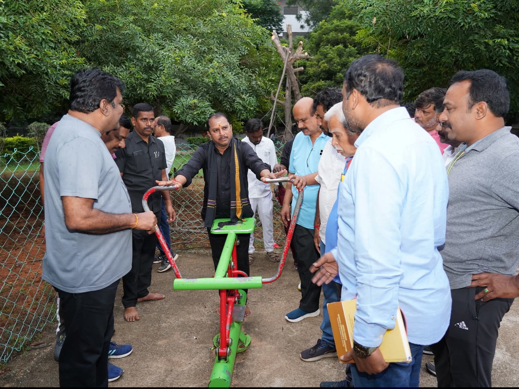 ఆహ్లాదాన్ని పంచేలా పార్కుల అభివృద్ధి: ఎమ్మెల్యే