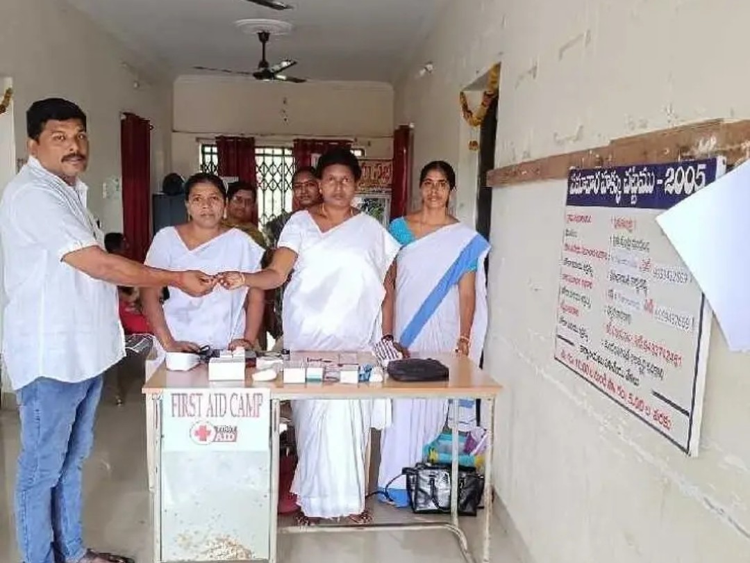 ఫస్ట్ ఎయిడ్ క్యాంపు ఎర్పాటు