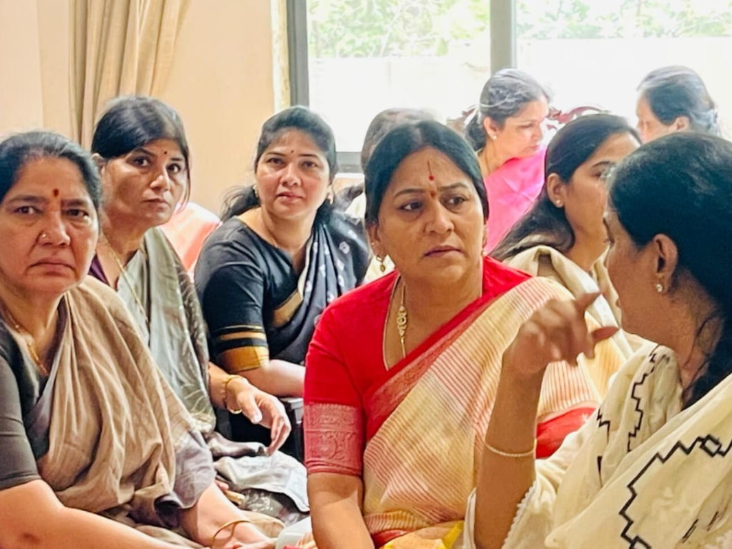 హరీష్ రావు తండ్రికి మాజీ మంత్రి, మాజీ ఎంపీ నివాళి