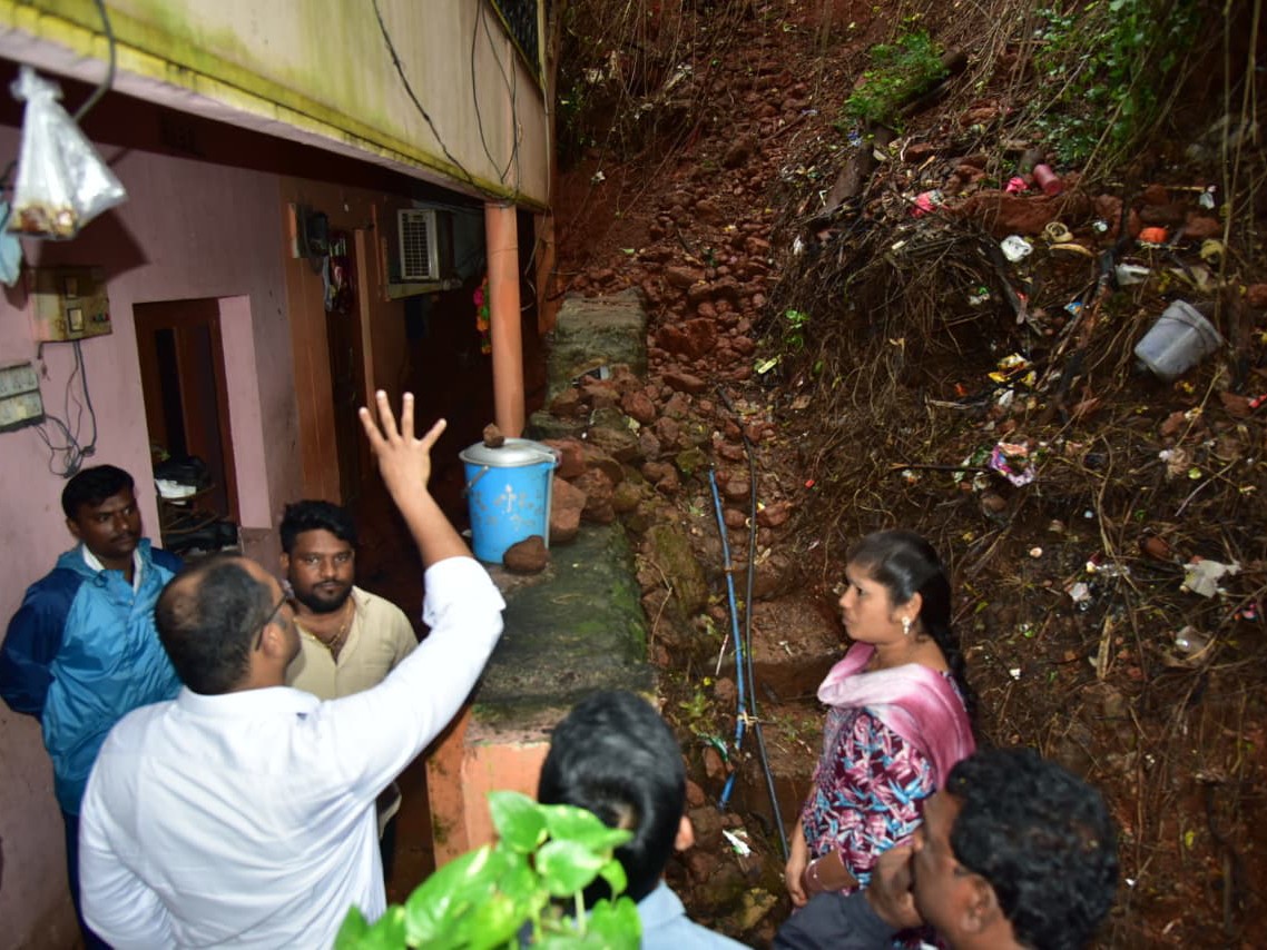 మాధవధారిలో కలెక్టర్ పర్యటన