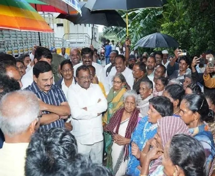 తుఫాన్ ప్రభావిత ప్రాంతాలను పరిశీలించిన కేంద్రమంత్రి