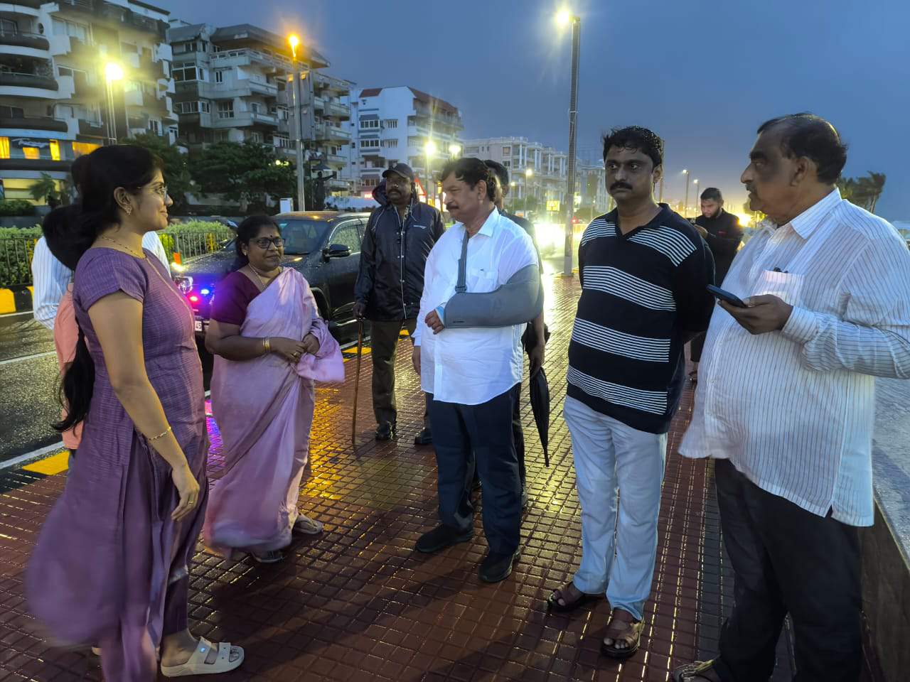 ‘అనవసరంగా బీచ్‌కు రావొద్దు’