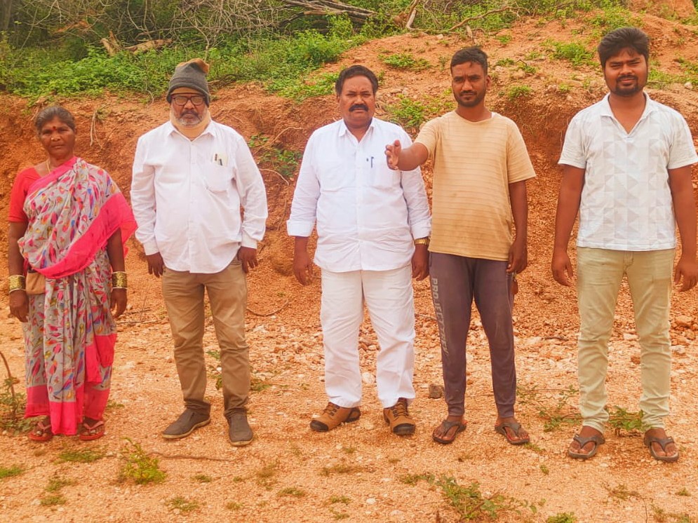 దేవాలయ భూములను కాపాడాలి: వెంకటస్వామి